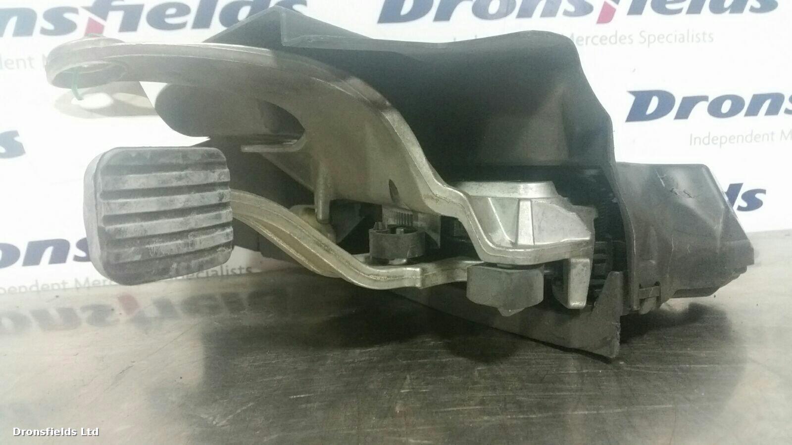 View Auto part Handbrake Lever/Button/Assembly Mercedes E Class 2004