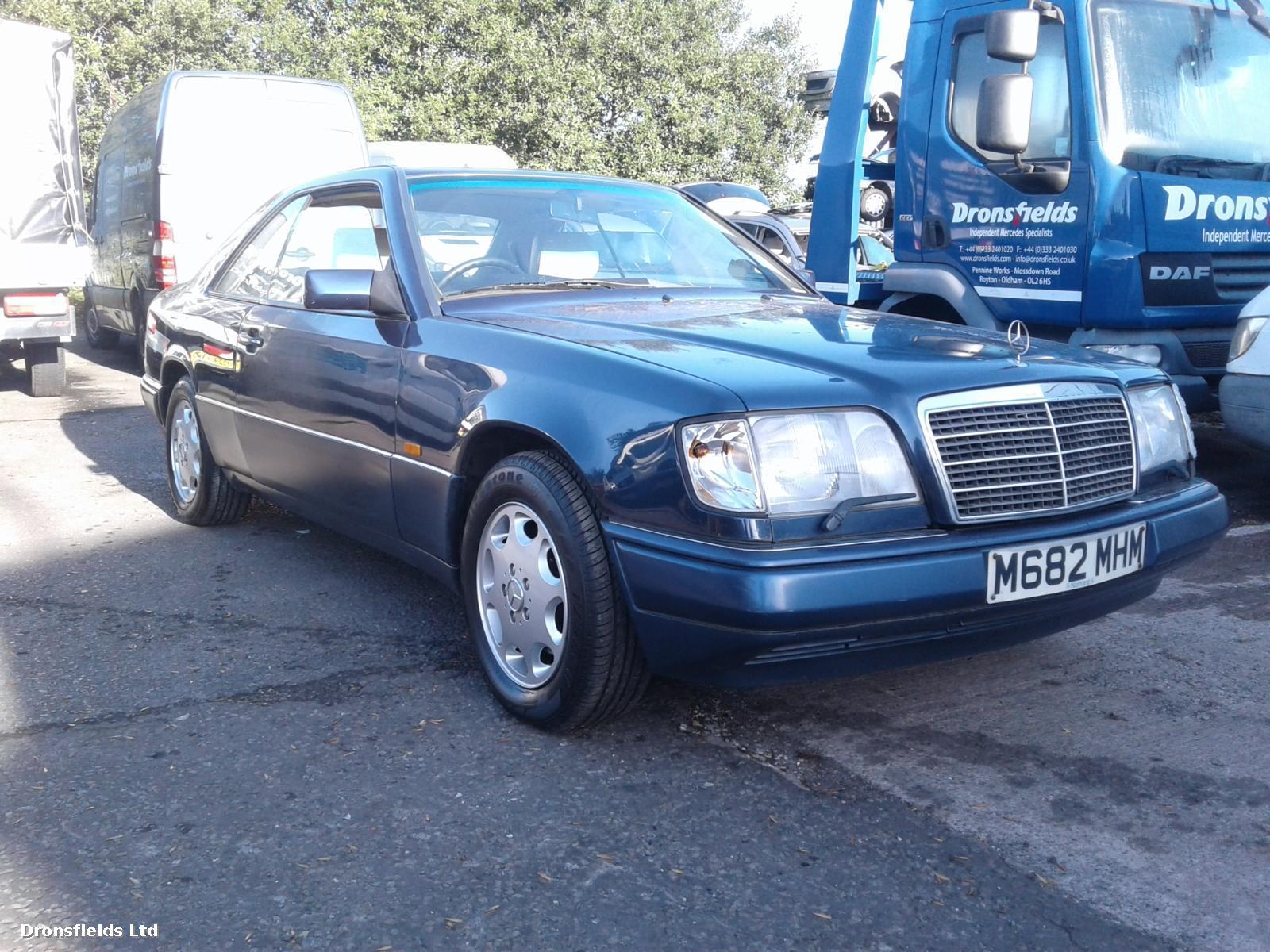 View Auto part Grille Mercedes E Class 1995