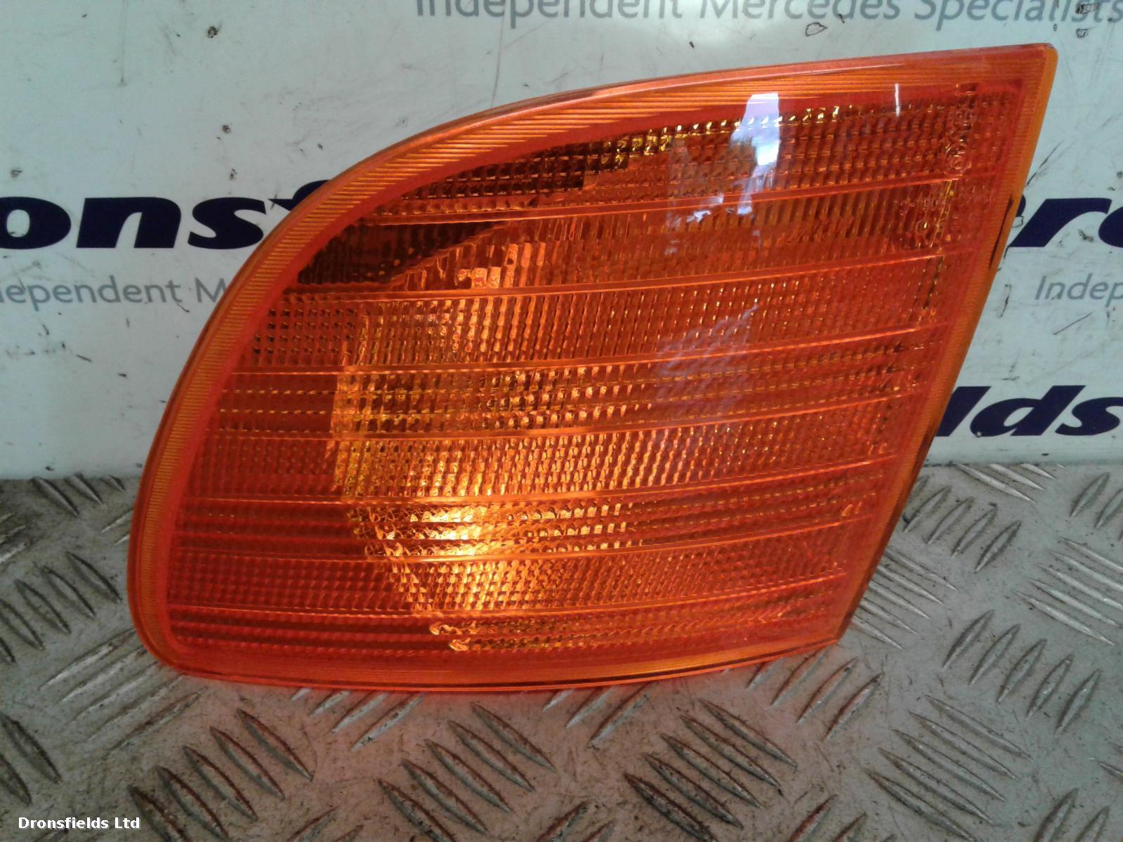 View Auto part L Indicator Light Mercedes Vito 1900