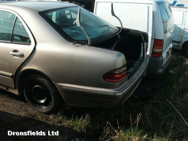 View Auto part Seat Belt Mercedes E Class 2001
