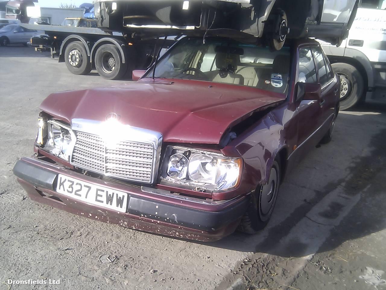 View Auto part Seat Belt Mercedes E Class 1992