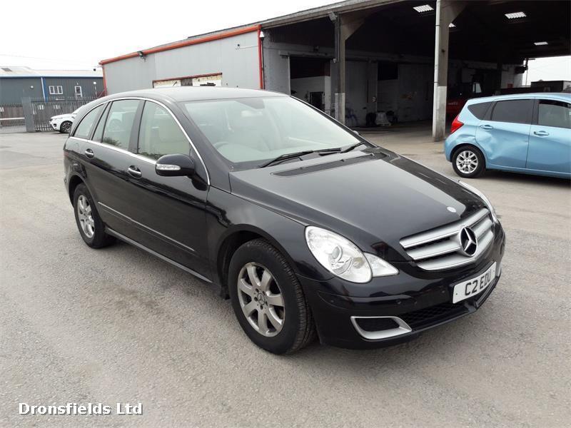 View Auto part Side Skirt Mercedes R Class 2007