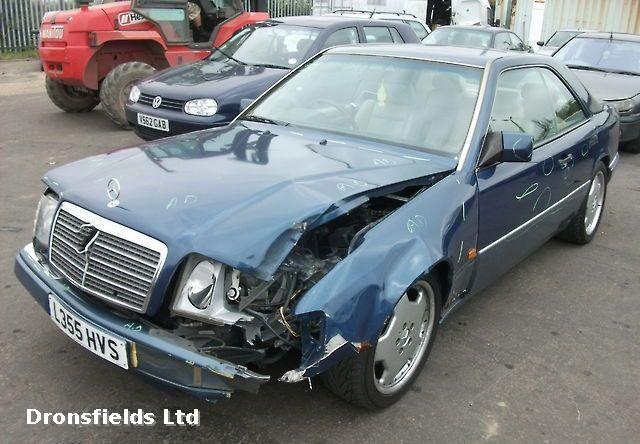 View Auto part Seat Belt Mercedes E Class 1993