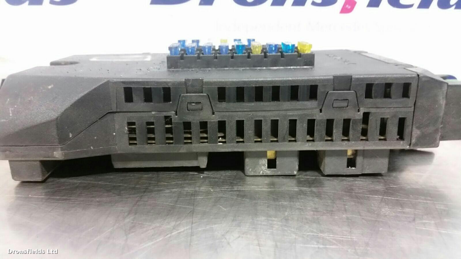 View Auto part Fuse Box Mercedes Vito 1999