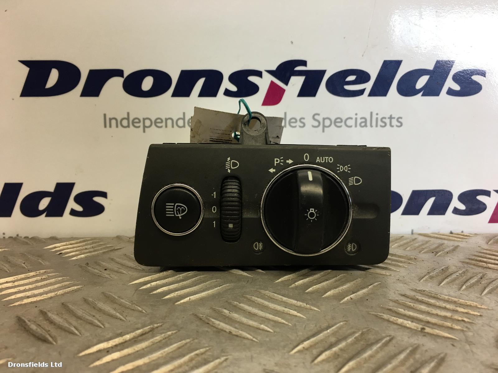 View Auto part Headlight Switch Mercedes E Class 2004