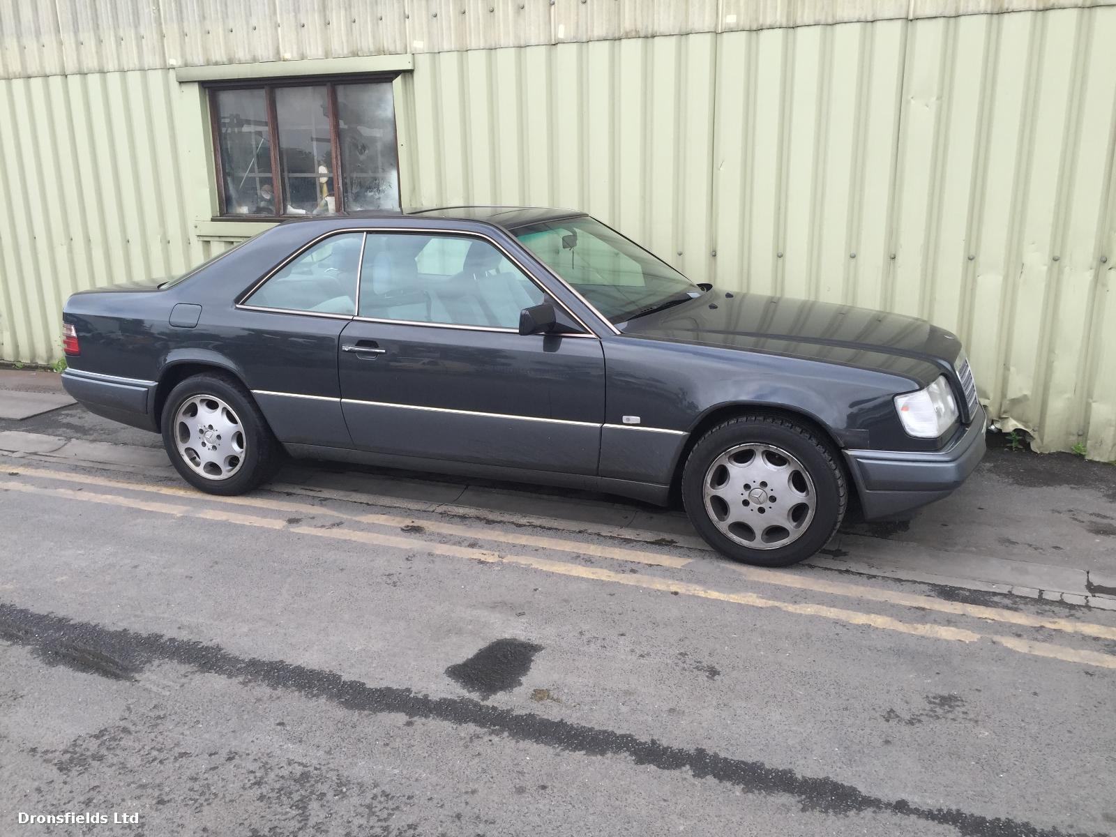 View Auto part RR Door Window Mercedes E Class 1995
