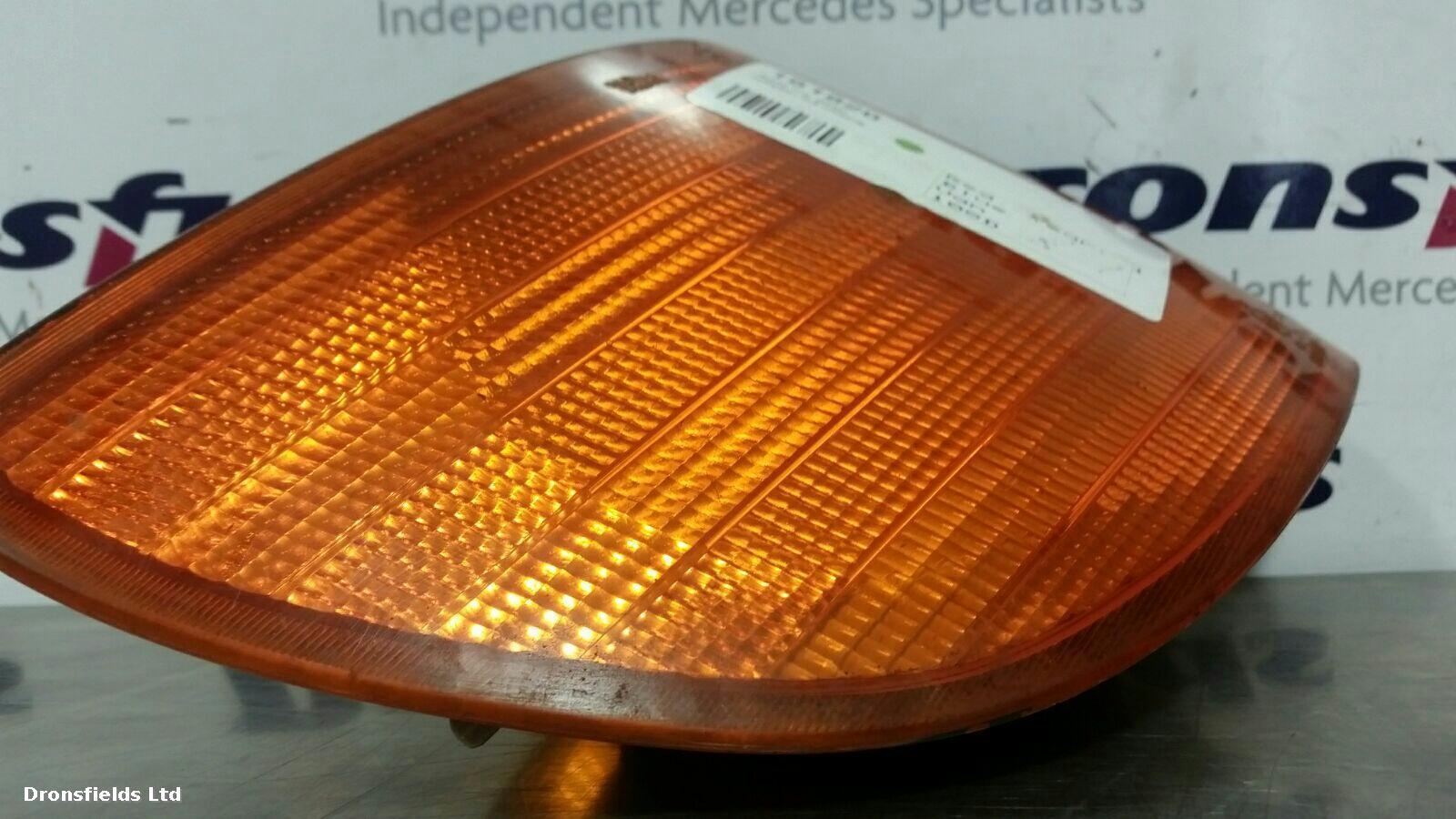 View Auto part R Indicator Light Mercedes Vito 1998