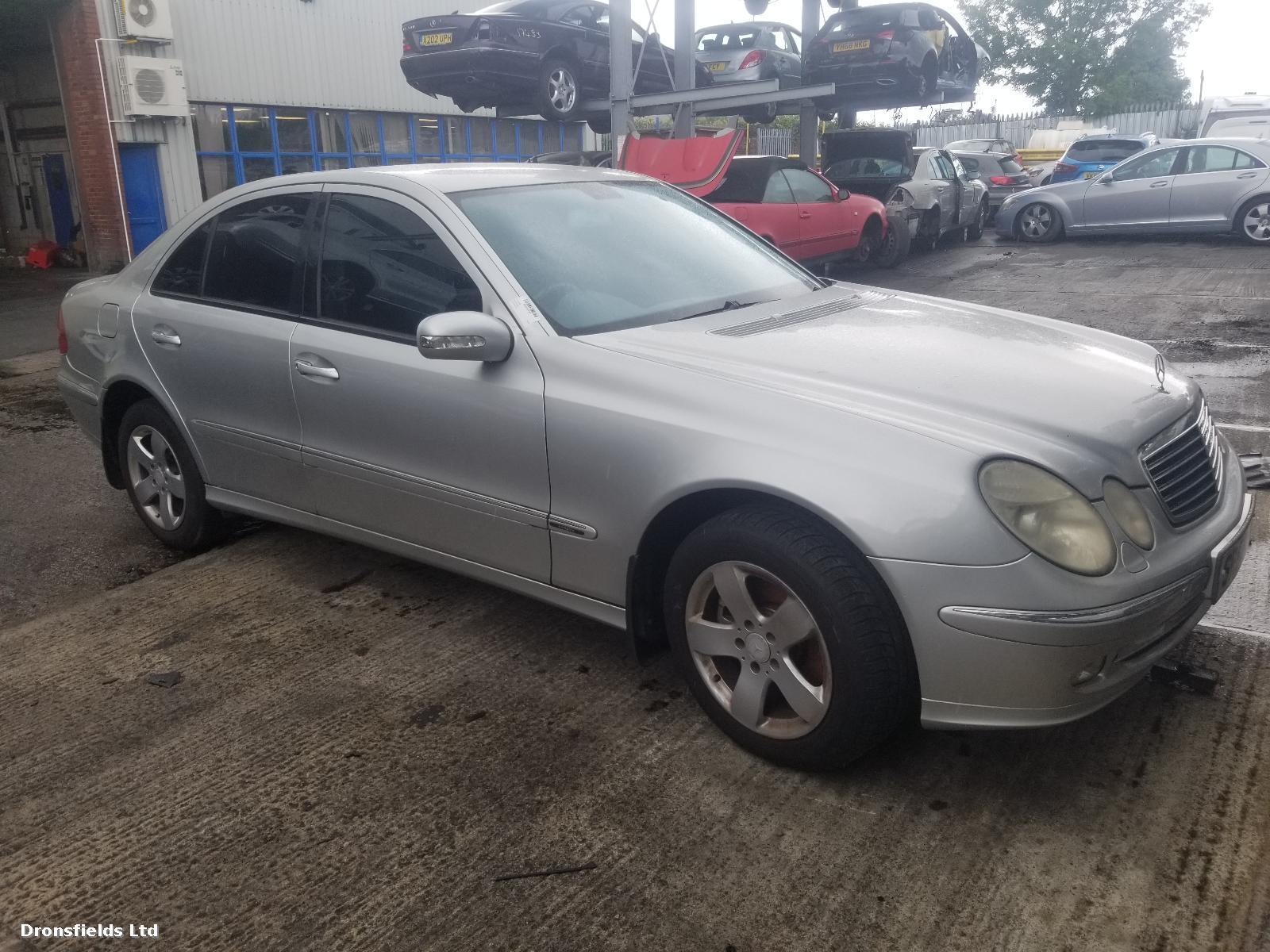 View Auto part Side Skirt Mercedes E Class 2004