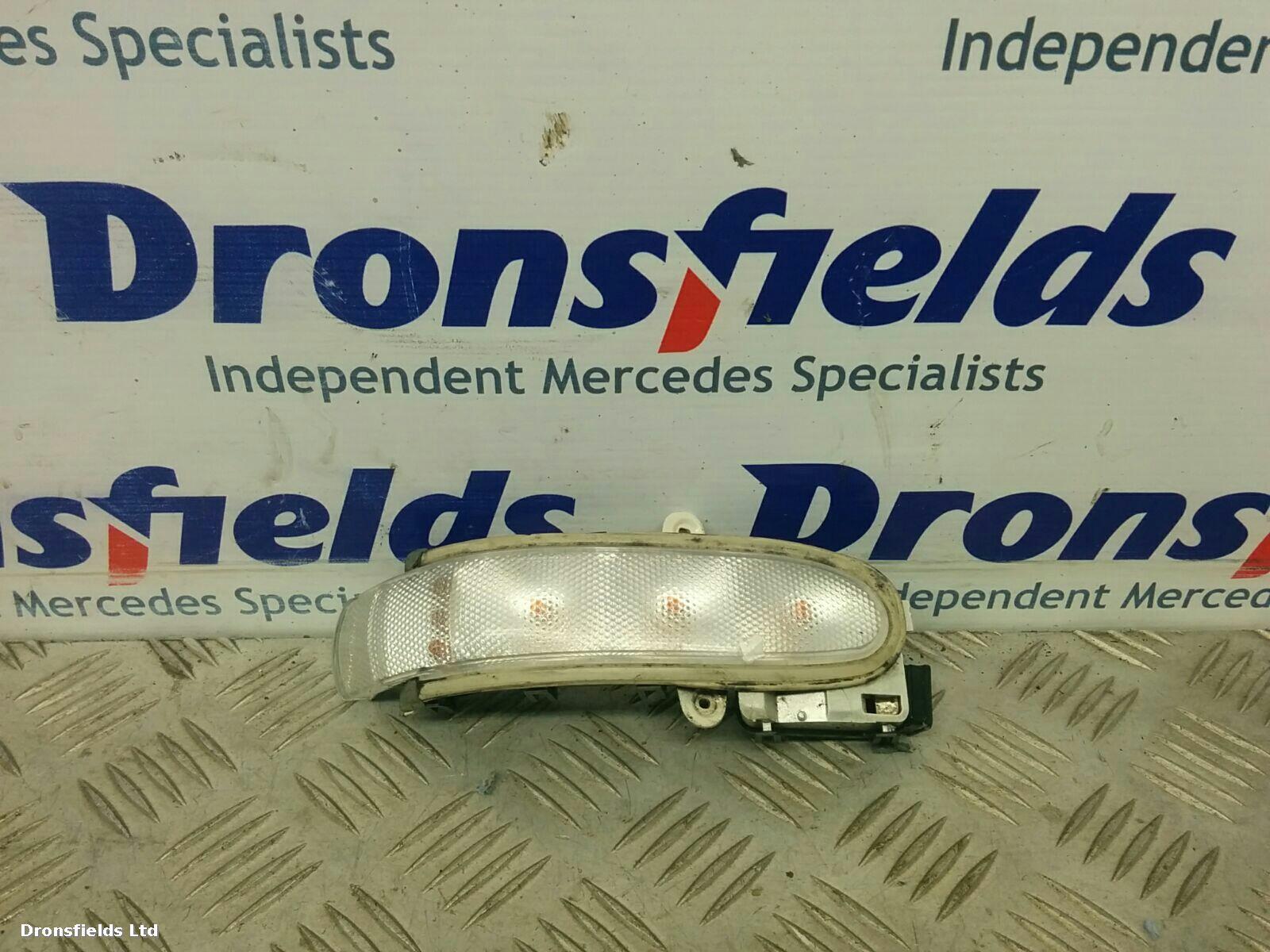 View Auto part R Indicator Light Mercedes C Class 2003