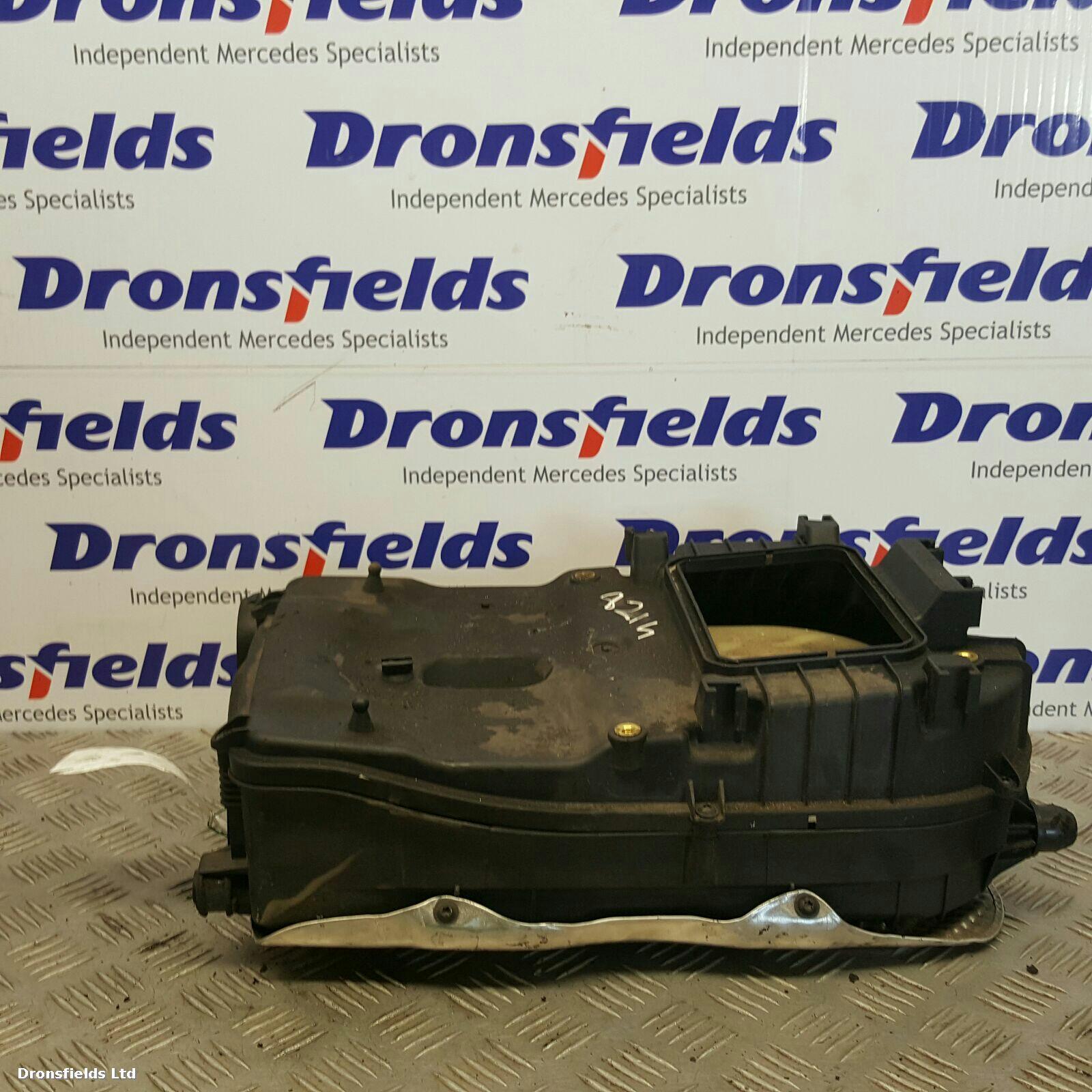 View Auto part Air Cleaner/Box Mercedes C Class 2011