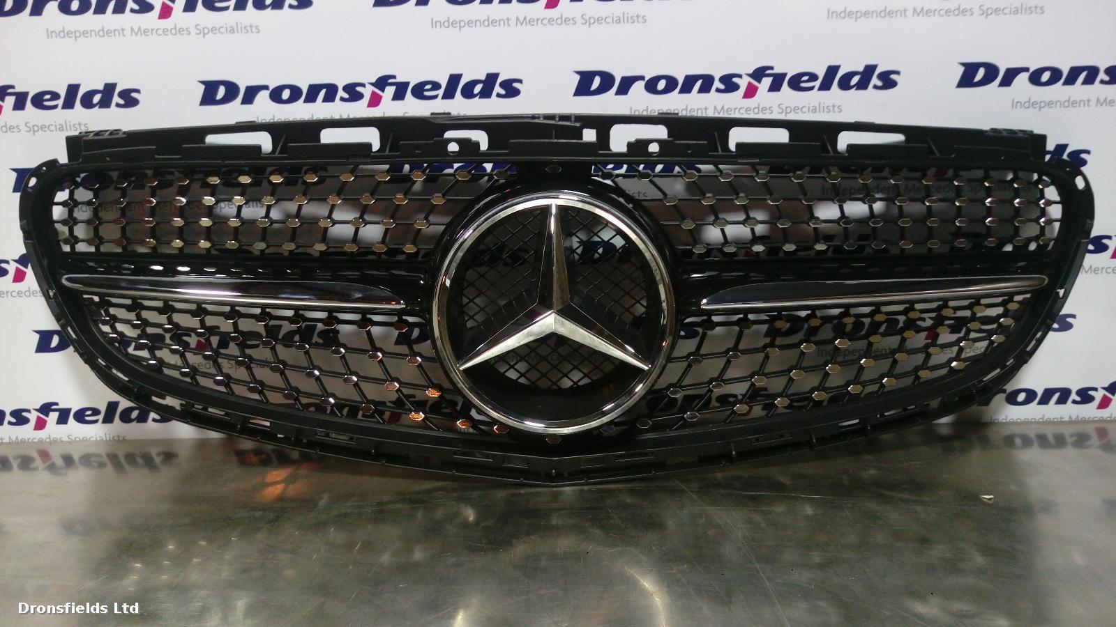 View Auto part Grille Unknown Unknown 2014