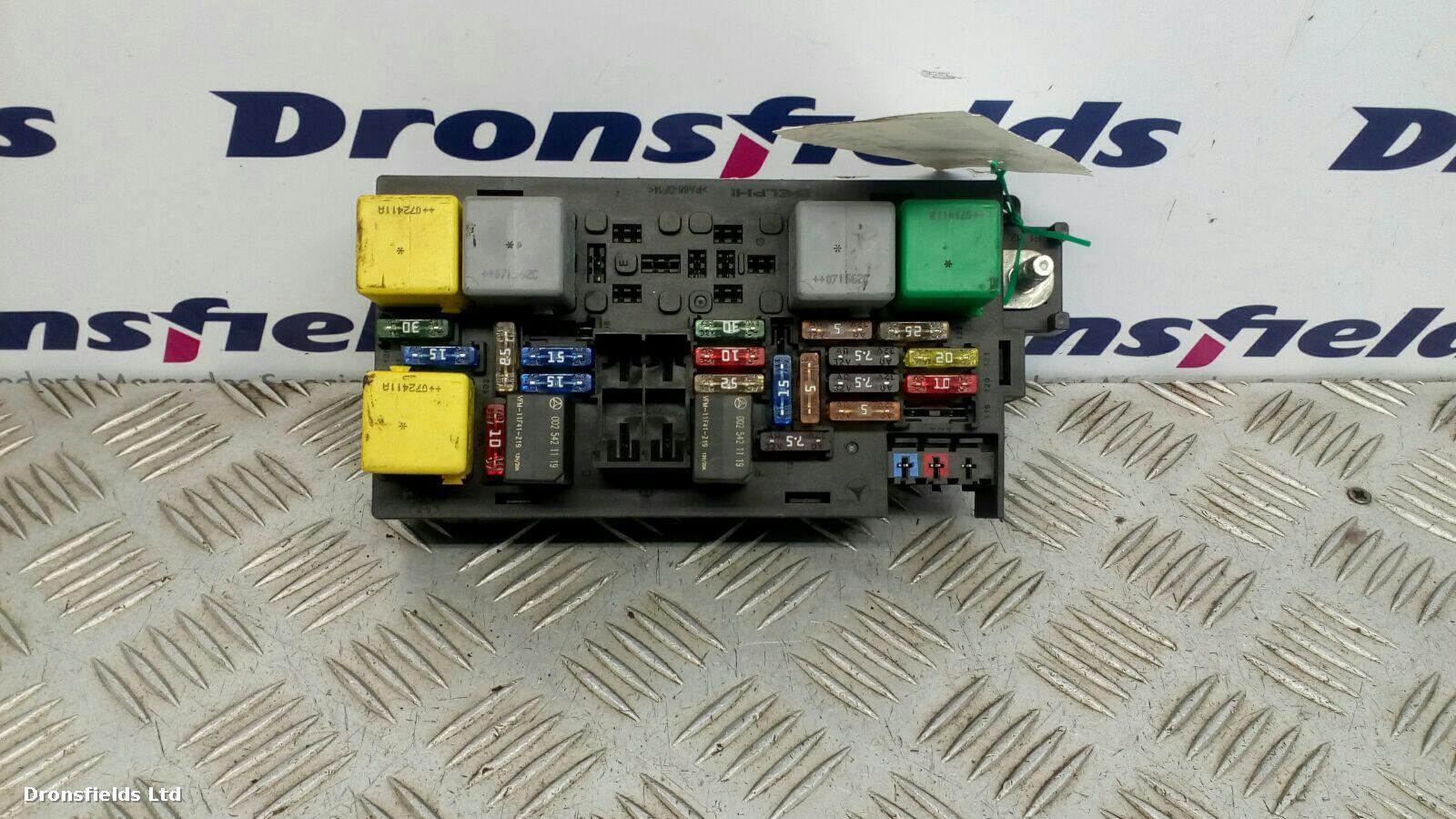 View Auto part Fuse Box Mercedes R Class 2008