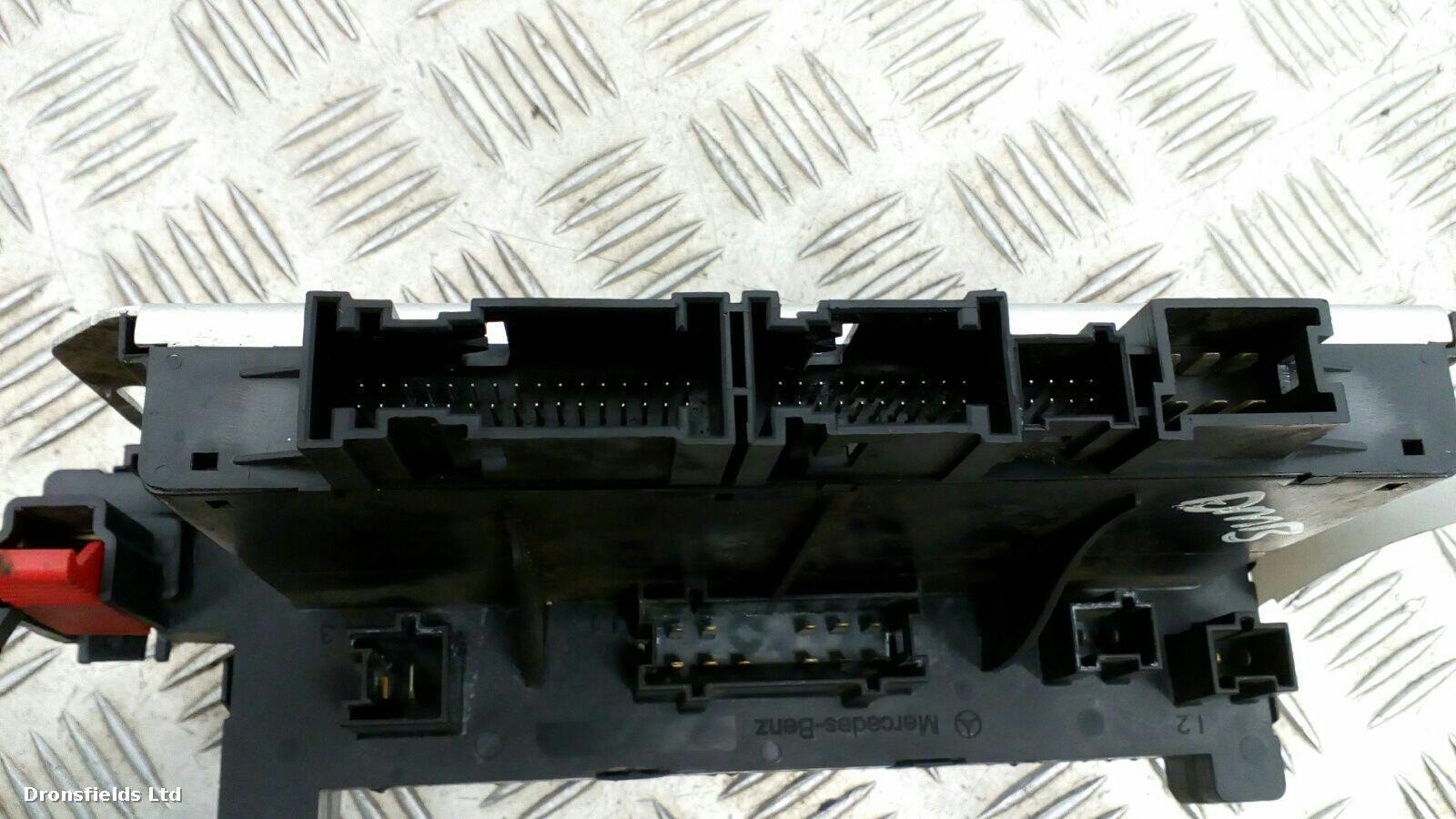 View Auto part Fuse Box Mercedes Sl 2005