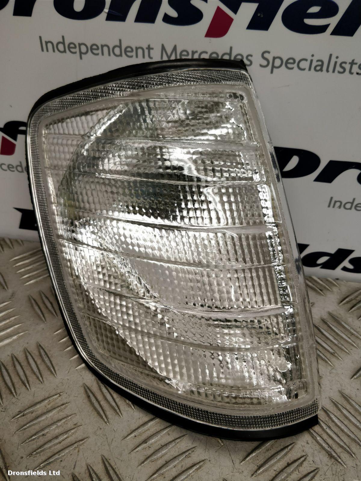 View Auto part R Indicator Light Mercedes E Class 1994