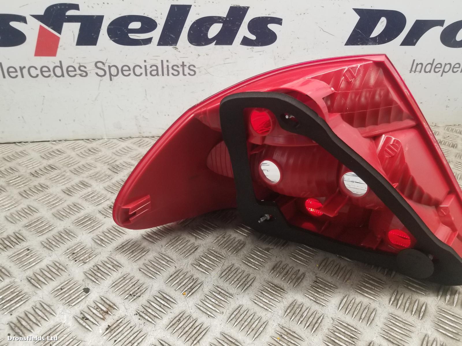 View Auto part R Taillight Mercedes Clk 2010
