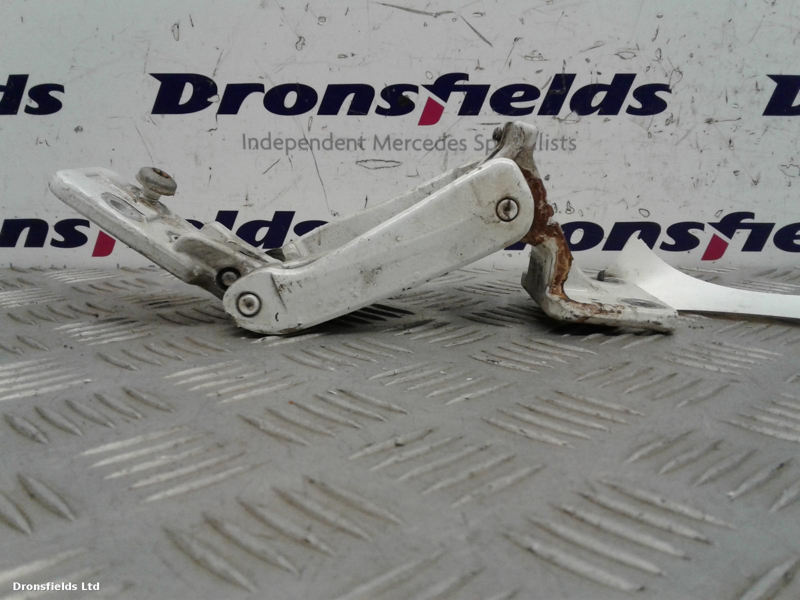 View Auto part Bootlid/Tailgate Hinge Mercedes Sprinter 2010