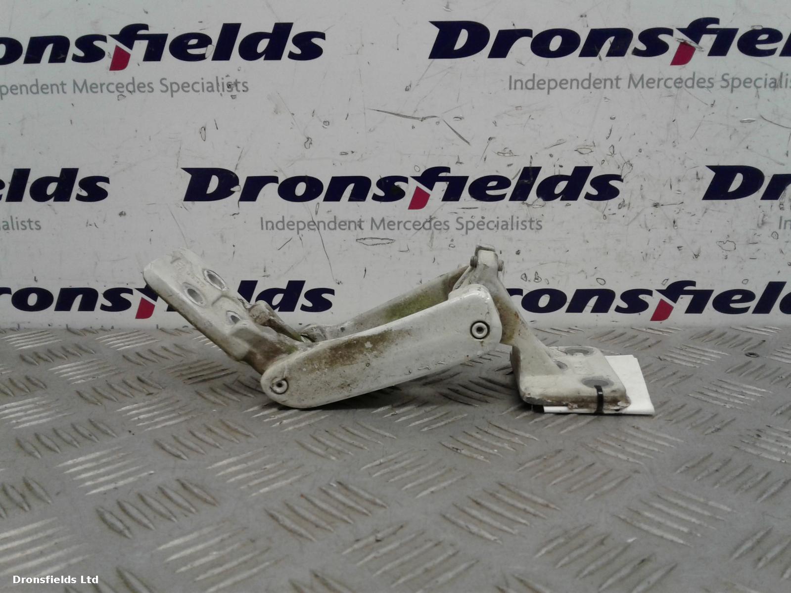 View Auto part Bootlid/Tailgate Hinge Mercedes Sprinter 2010