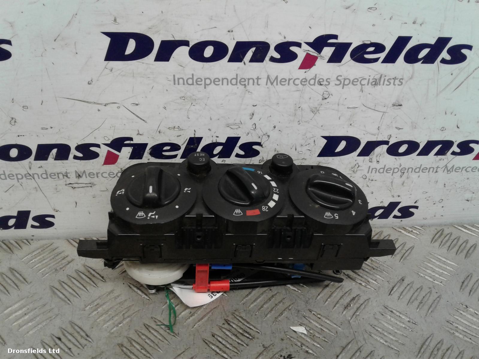 View Auto part Heater/AC Controller Mercedes Vaneo 2002