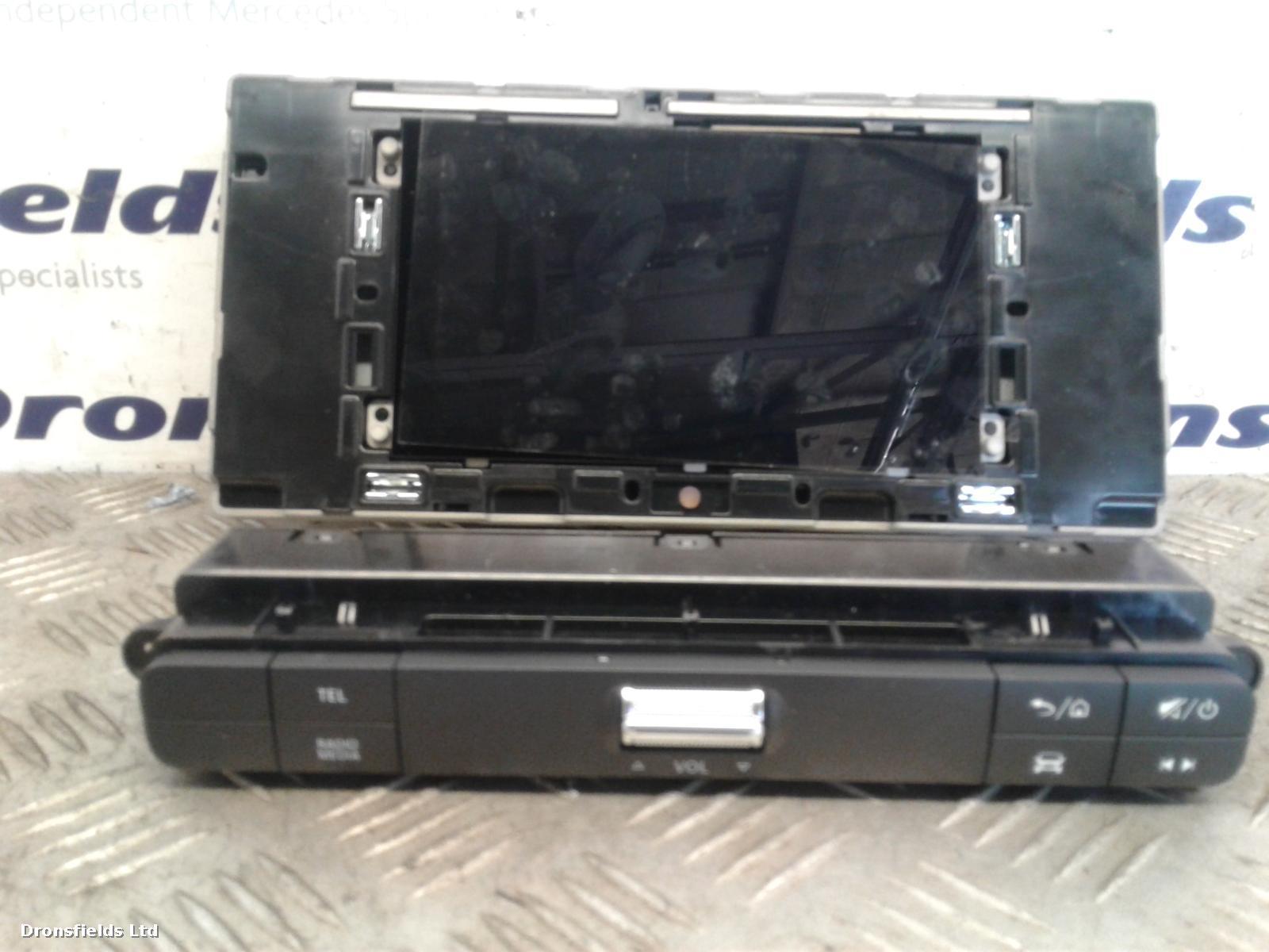 View Auto part CD Changer Mercedes Sprinter 2018