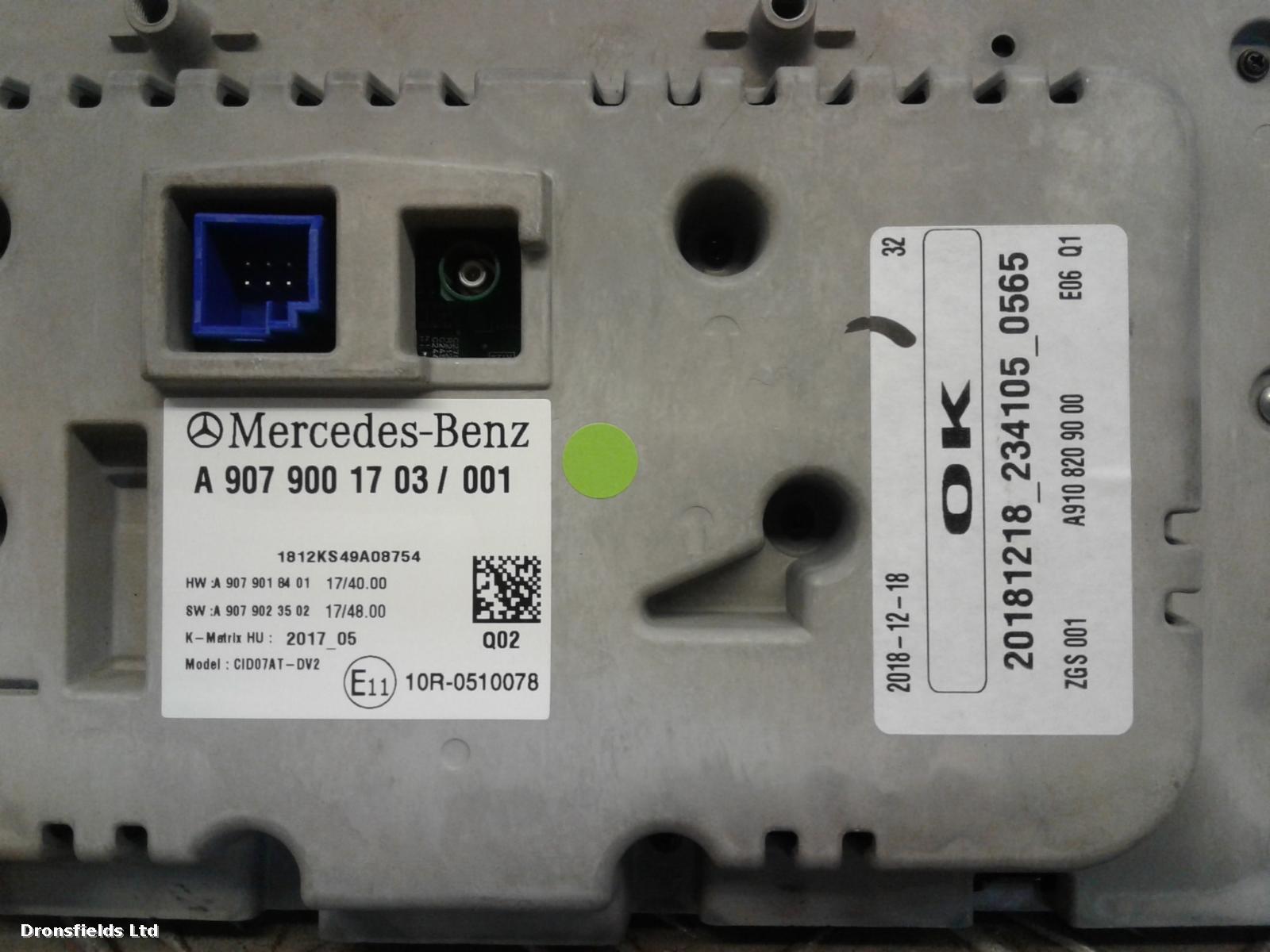 View Auto part CD Changer Mercedes Sprinter 2018