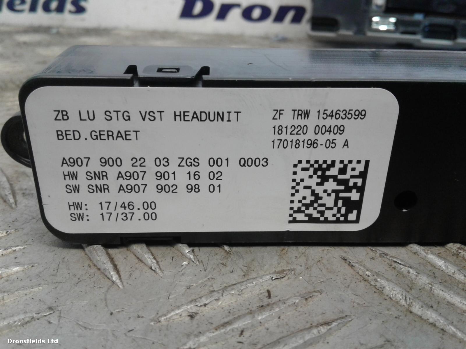 View Auto part CD Changer Mercedes Sprinter 2018