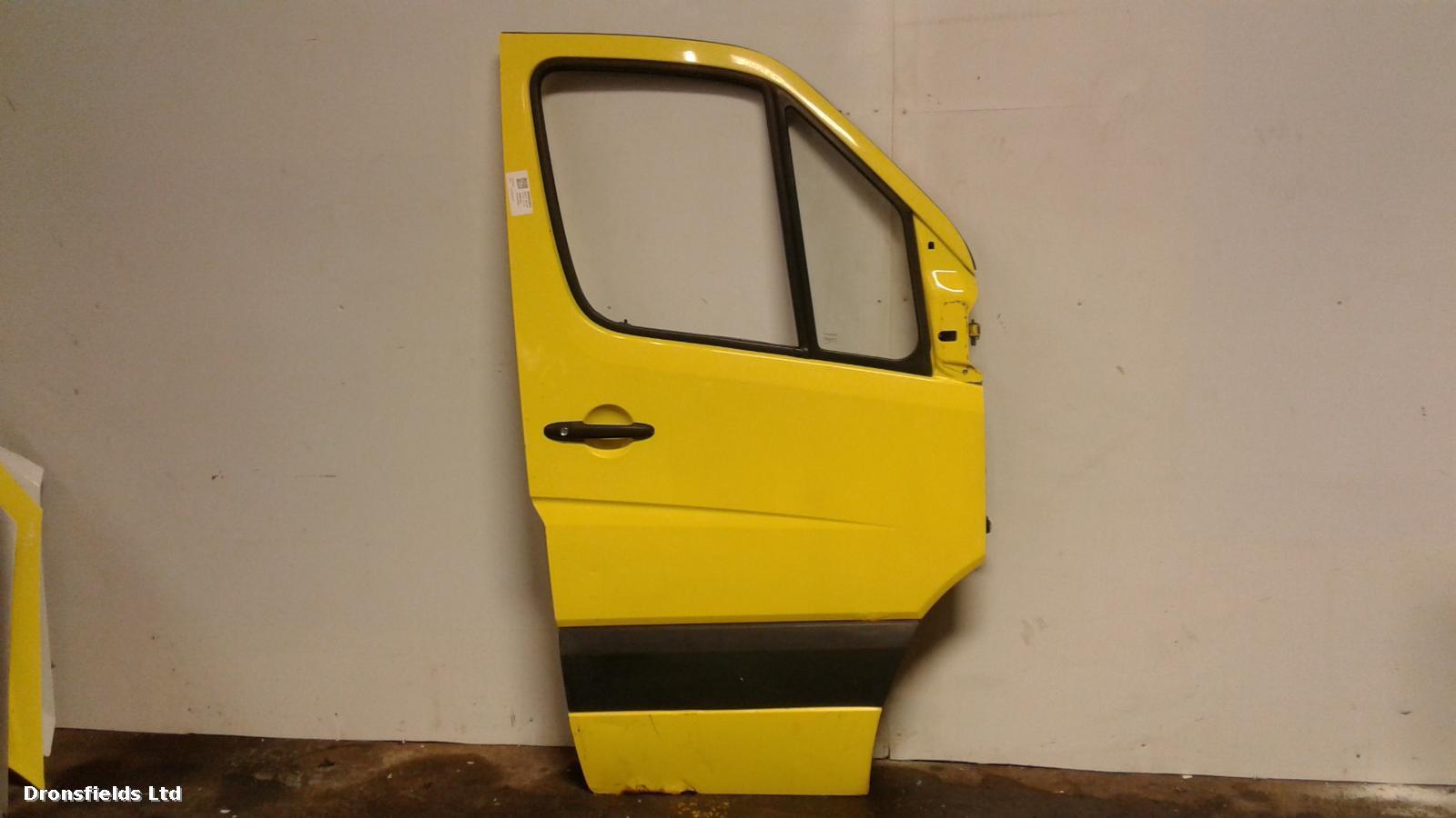 View Auto part R Front Door Mercedes Sprinter 2007