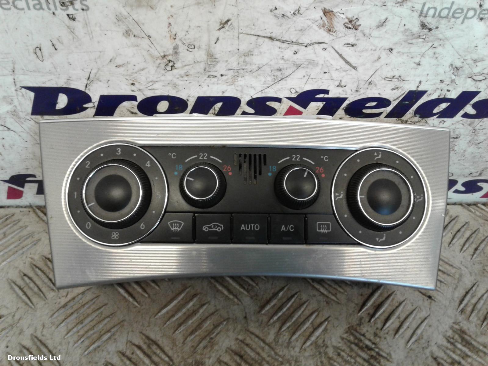 View Auto part Heater/AC Controller Mercedes C Class 2004
