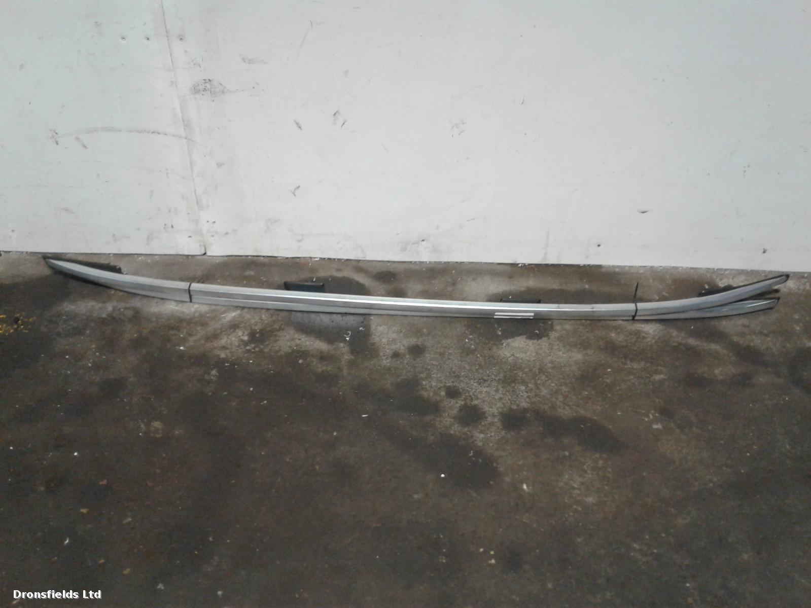 View Auto part Roof Rack/Bars Mercedes C Class 2010