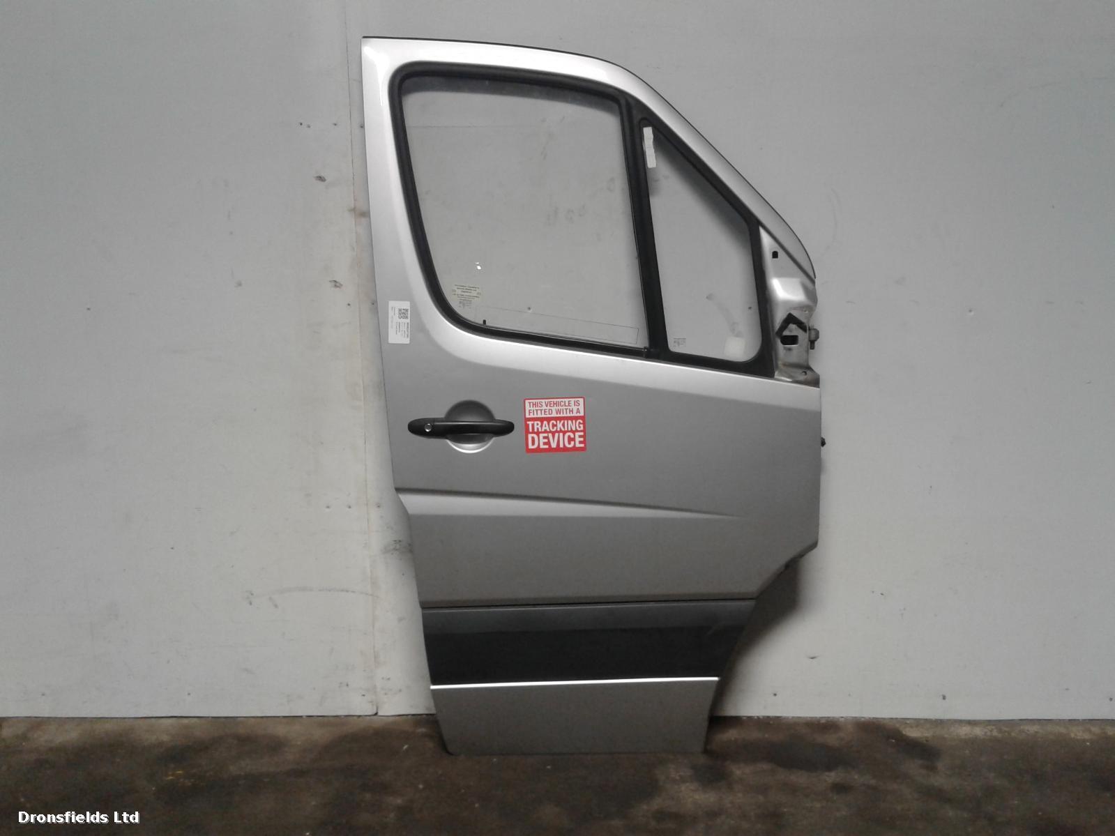 View Auto part R Front Door Mercedes Sprinter 2013