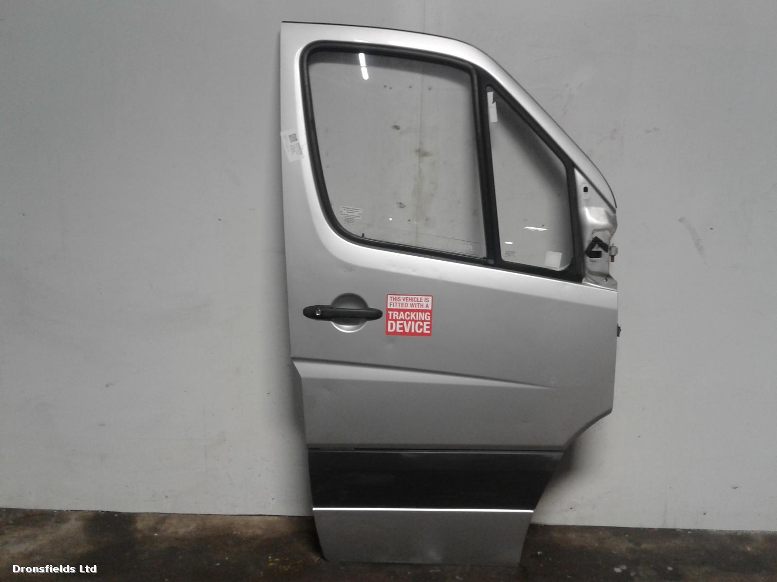 View Auto part R Front Door Mercedes Sprinter 2013