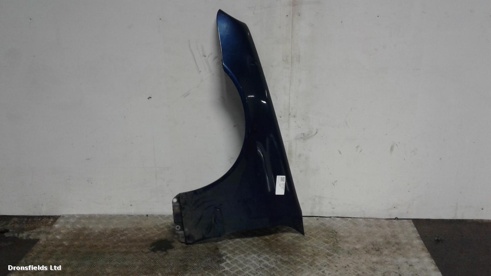 View Auto part L Wing Mercedes C Class 2004