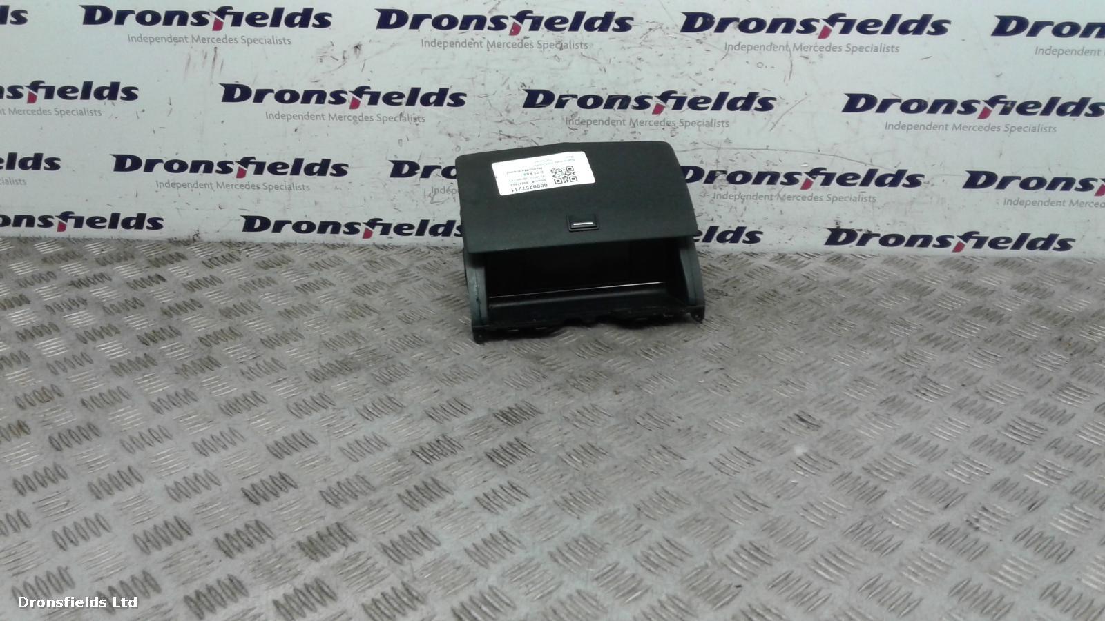 View Auto part Radio Display Mercedes C Class 2010