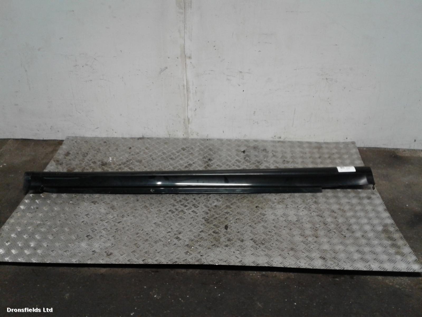 View Auto part Side Skirt Mercedes B Class 2005