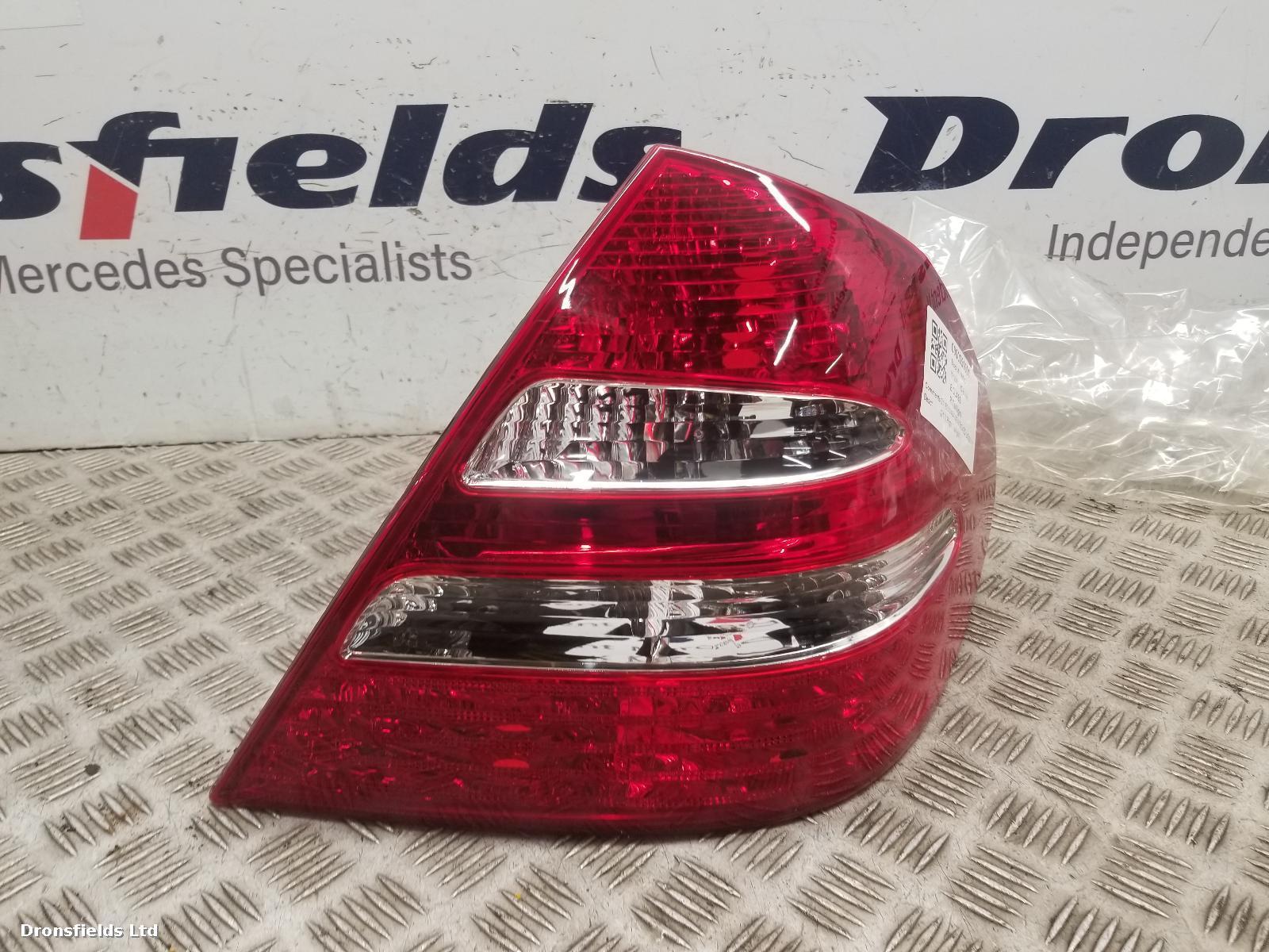 View Auto part R Taillight Mercedes E Class 2003