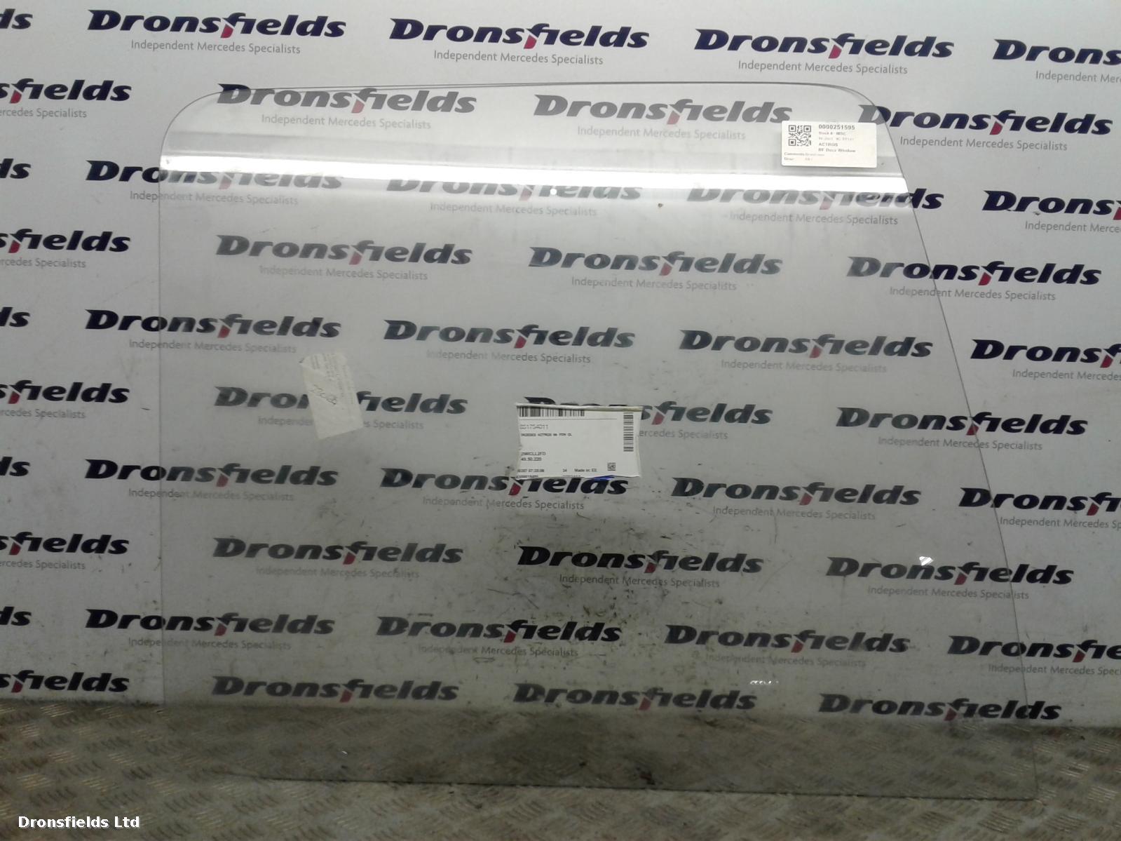View Auto part RF Door Window Mercedes Actros 2001