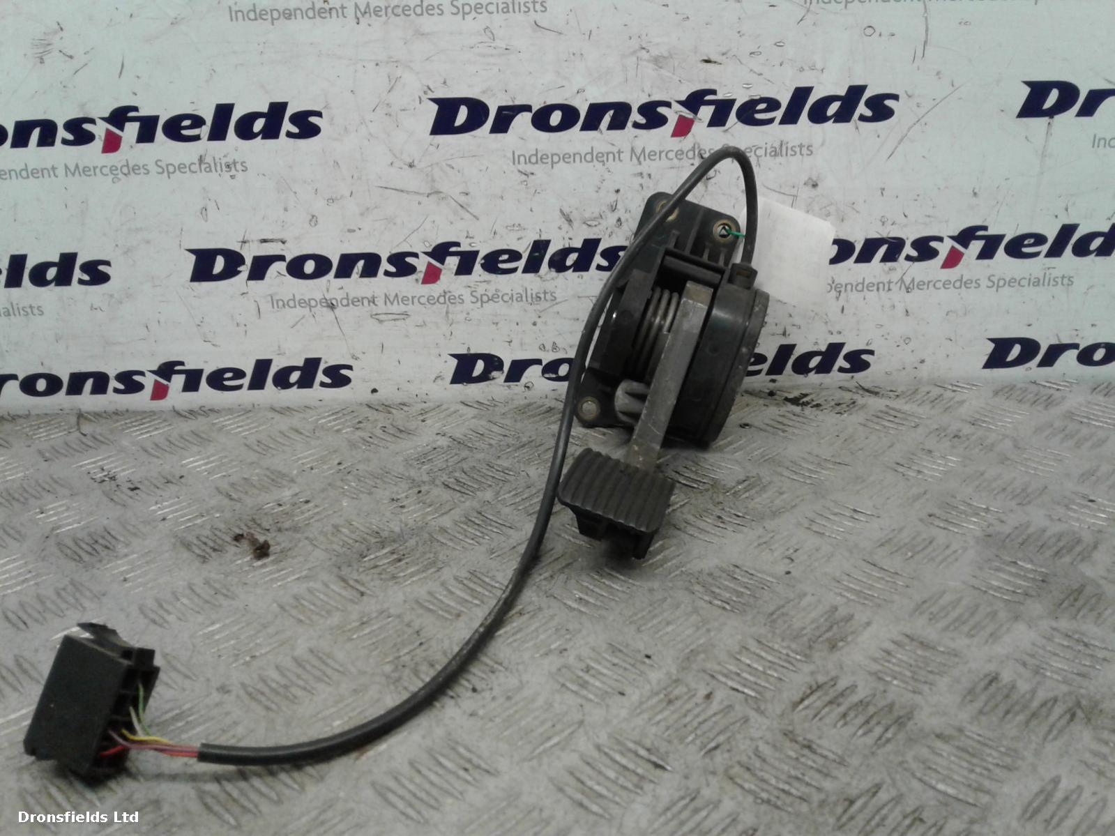 View Auto part Pedal Potentiometer Mercedes Vario 1997