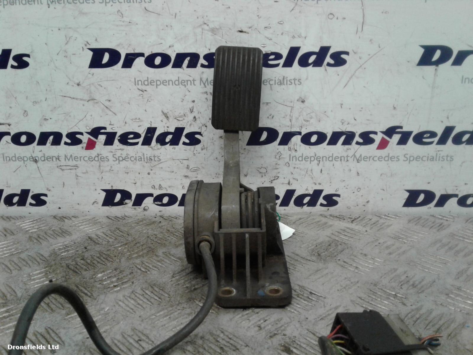View Auto part Pedal Potentiometer Mercedes Vario 1997