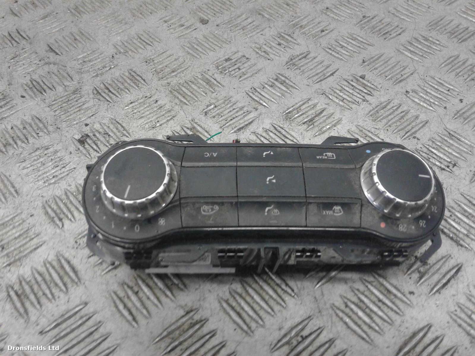 View Auto part Heater/AC Controller Mercedes B Class 2013