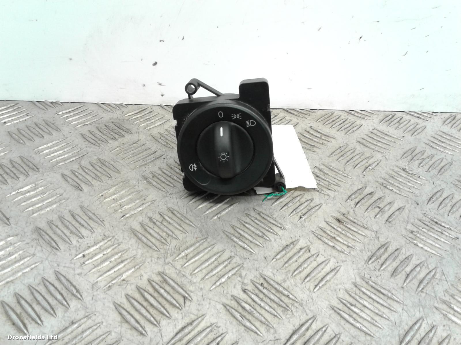 View Auto part Headlight Switch Mercedes Citan 2018