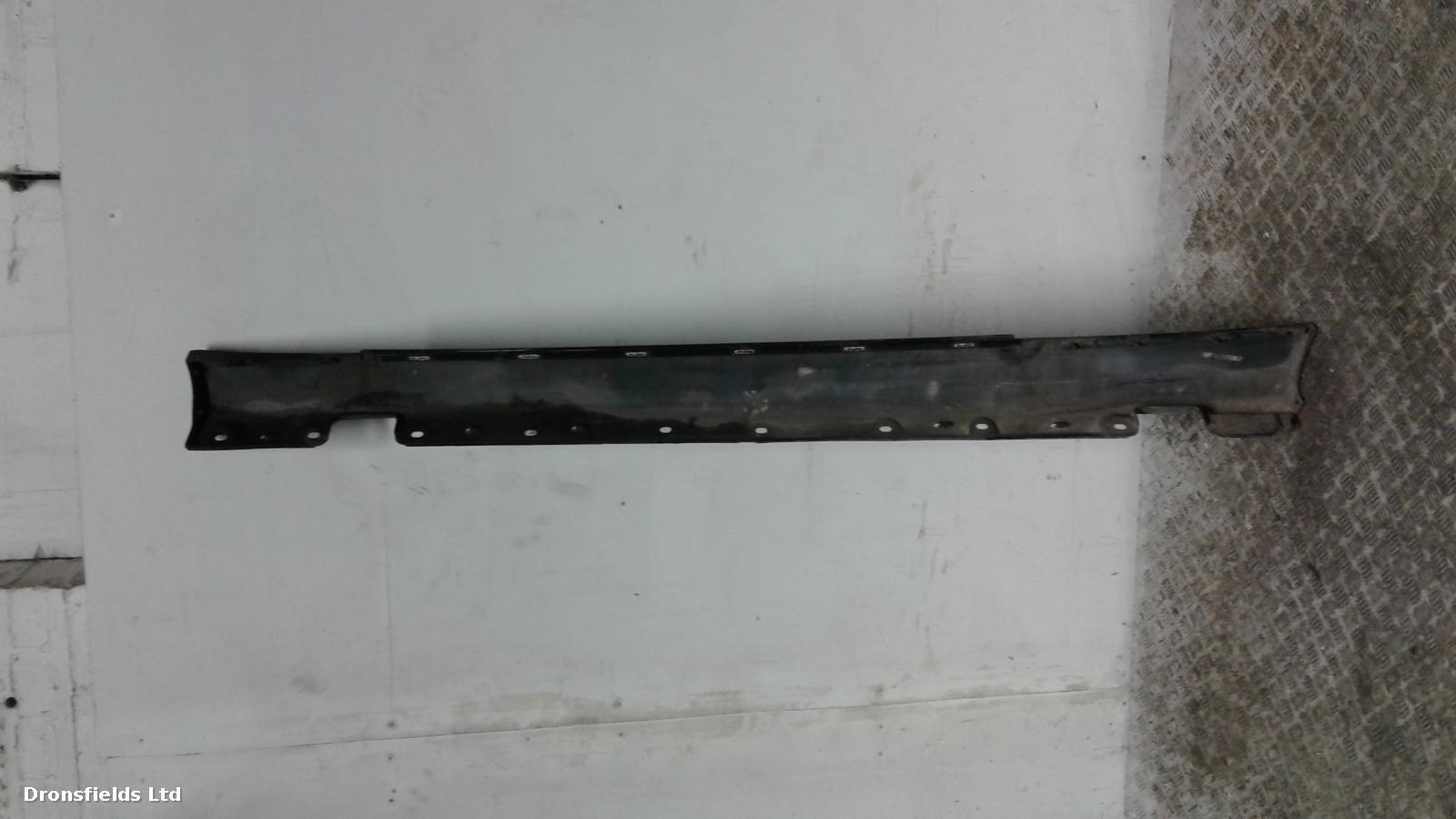 View Auto part Side Skirt Mercedes C Class 2008