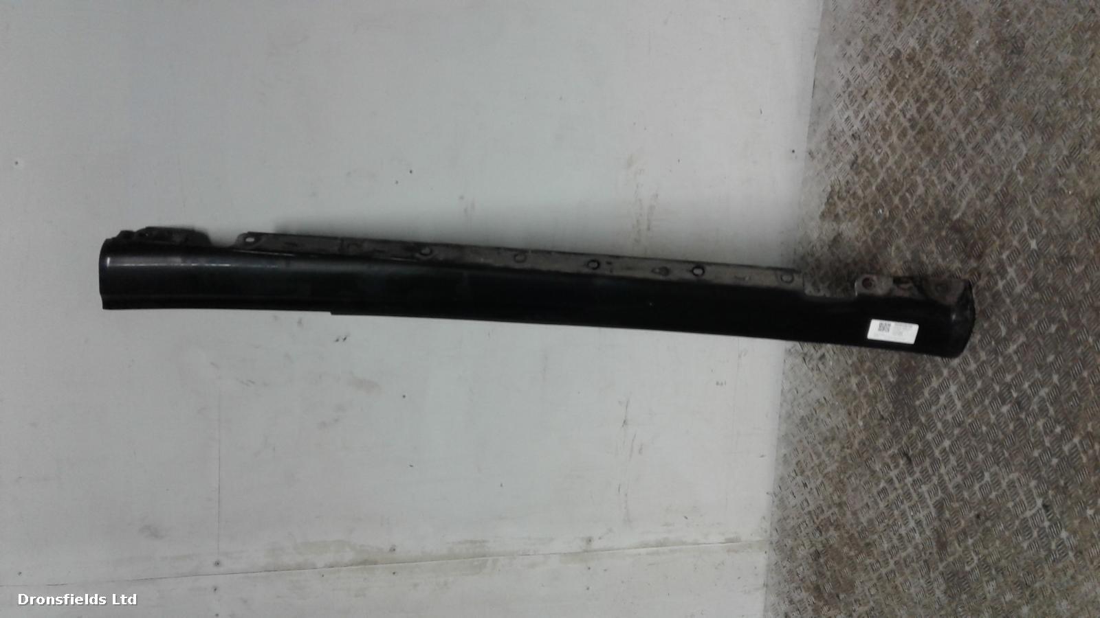 View Auto part Side Skirt Mercedes C Class 2008