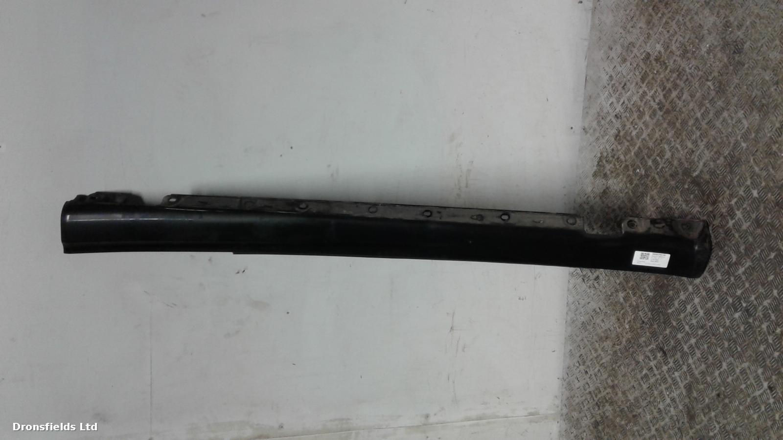 View Auto part Side Skirt Mercedes C Class 2008