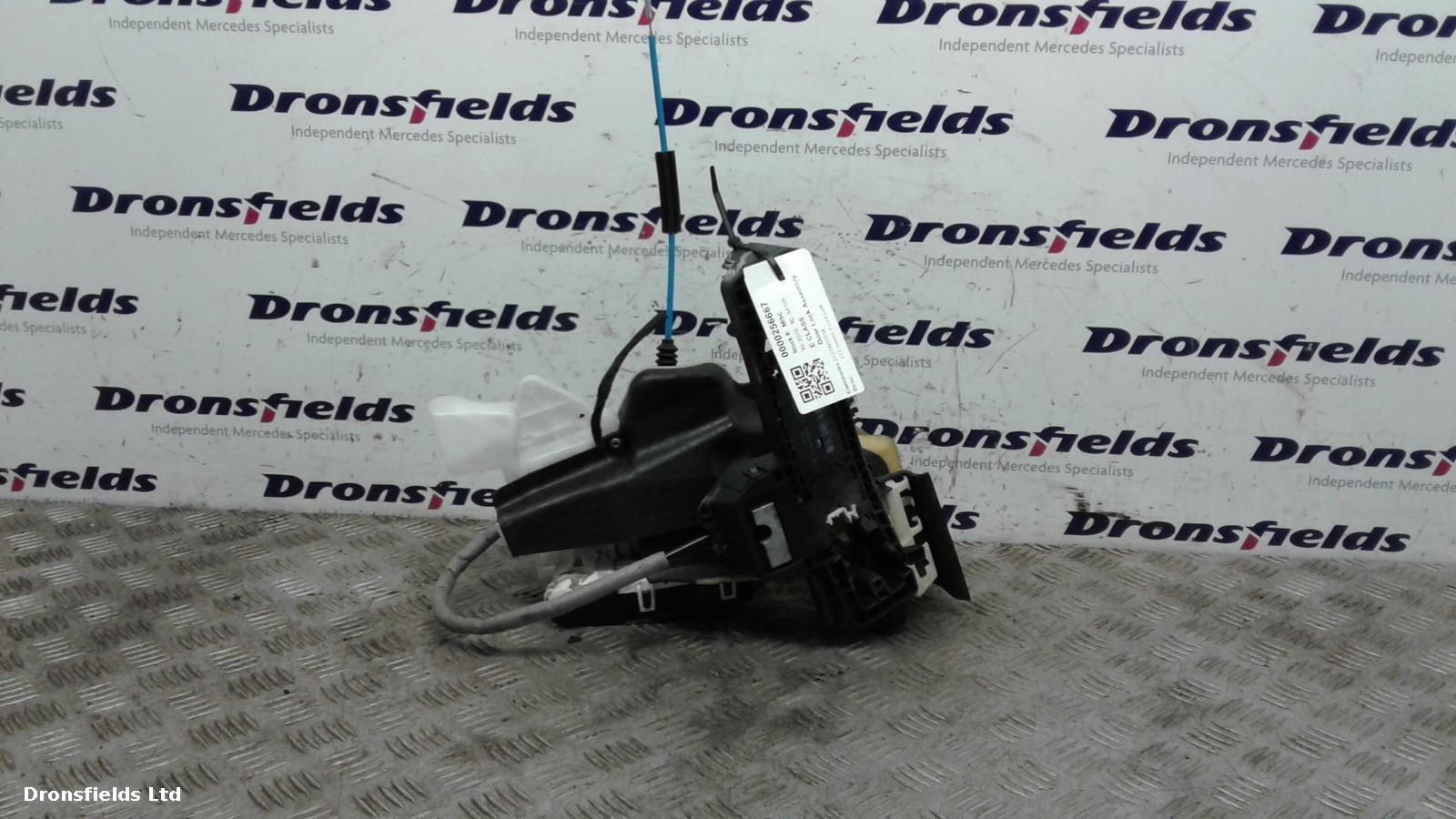 View Auto part Door Lock Assembly Mercedes E Class 2010
