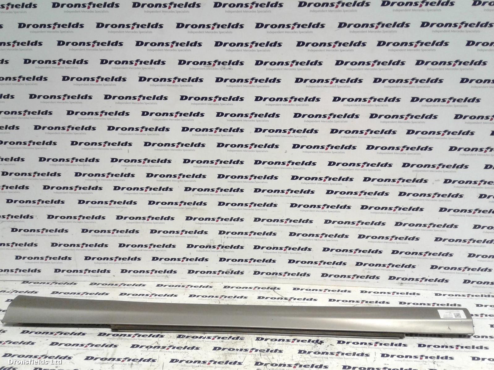View Auto part Side Skirt Mercedes Clk 2009