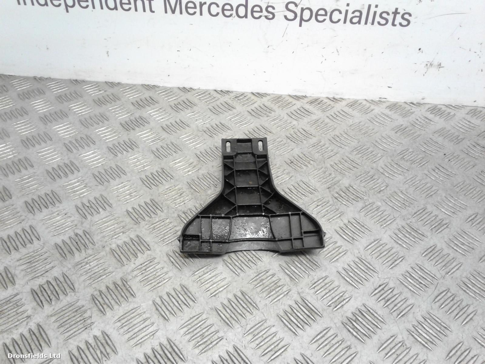 View Auto part Grille Mercedes C Class 2003