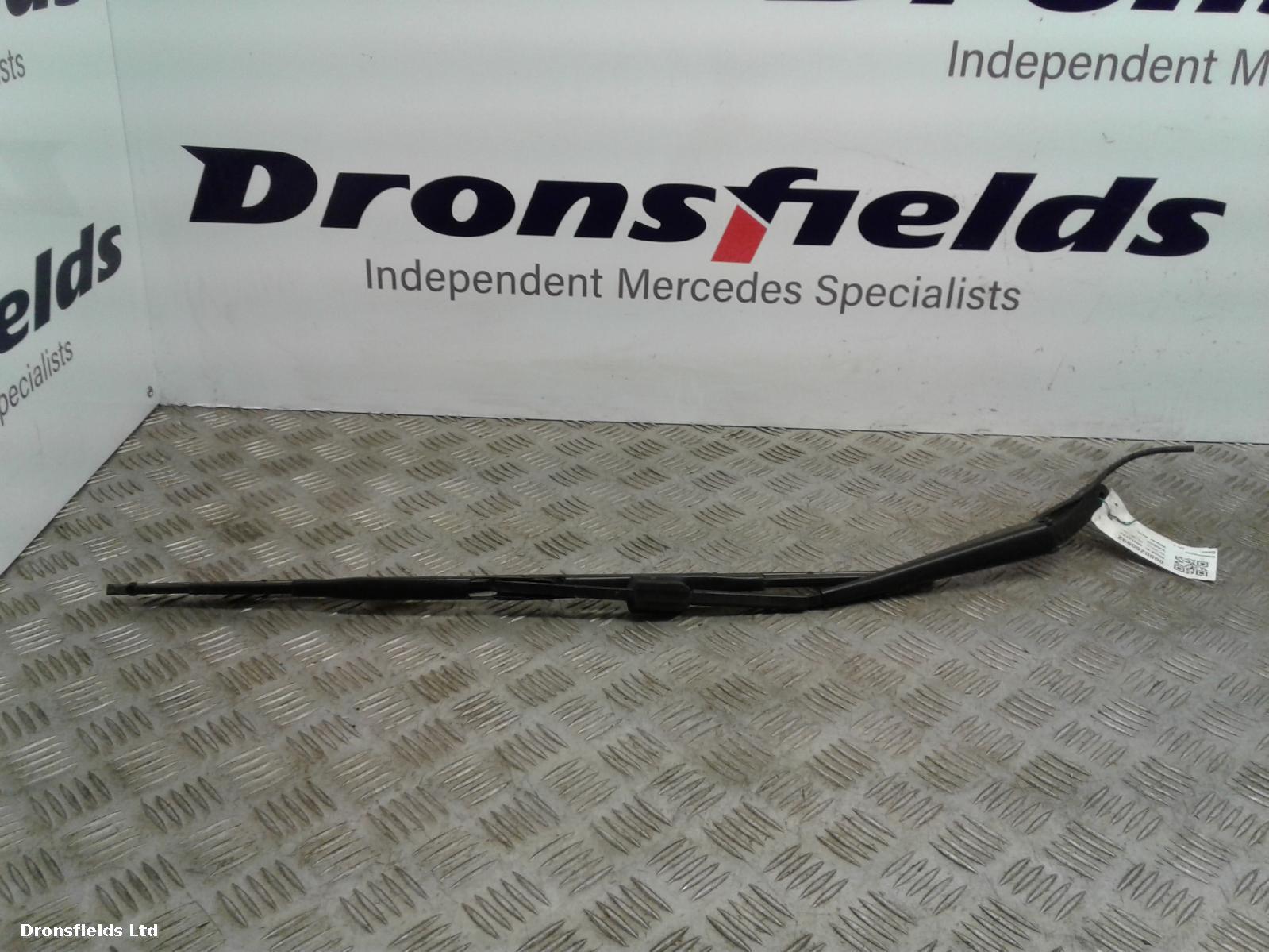 View Auto part Wiper Arm Mercedes Vario 2010