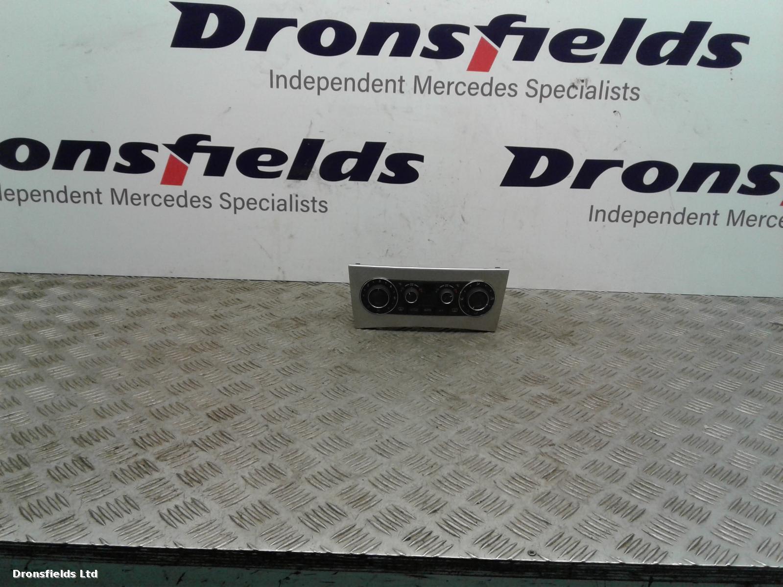 View Auto part Heater/AC Controller Mercedes Clk 2006