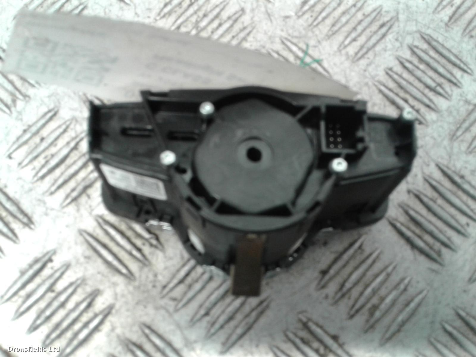 View Auto part Headlight Switch Mercedes C Class 2017