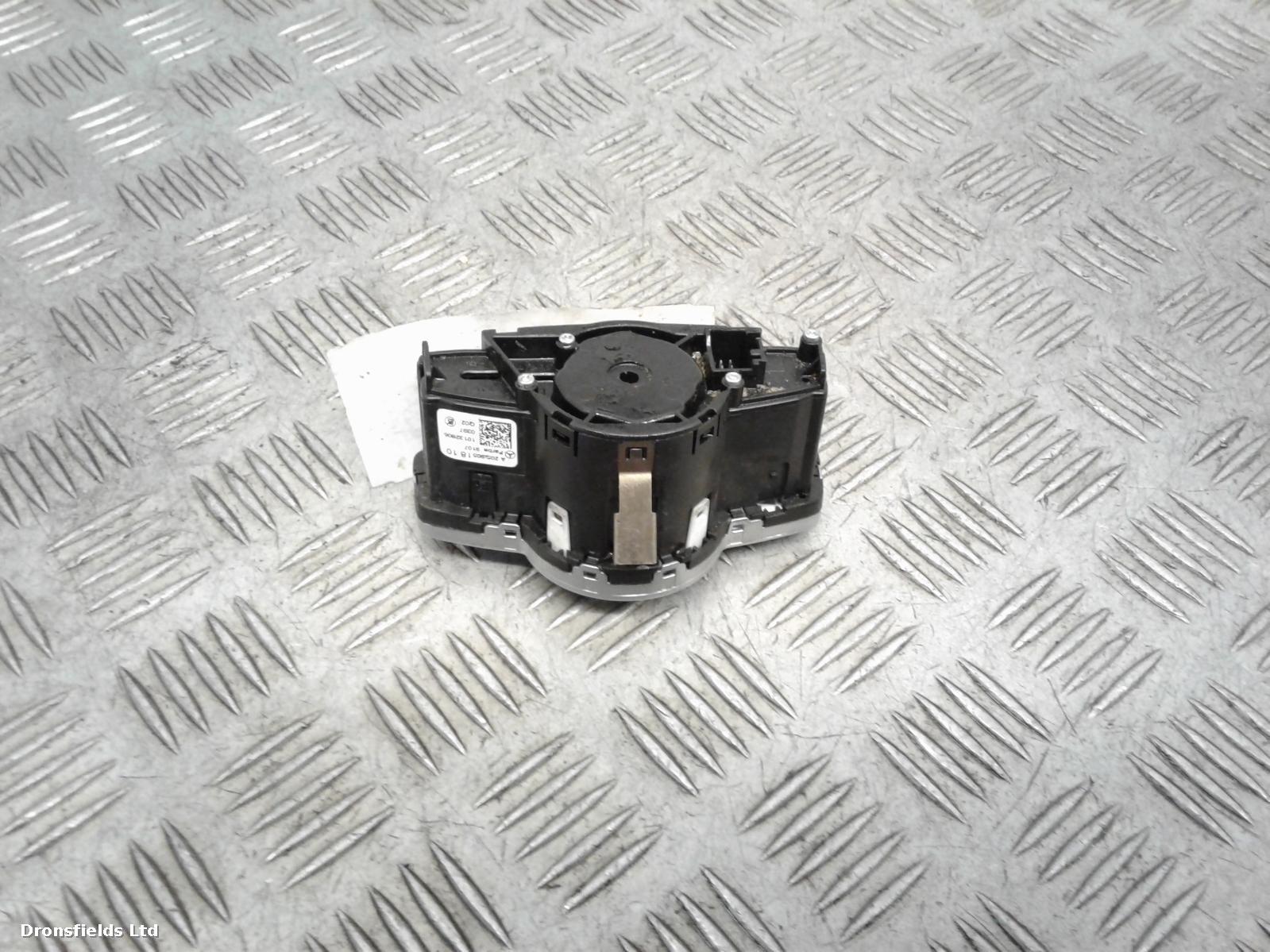 View Auto part Headlight Switch Mercedes C Class 2017
