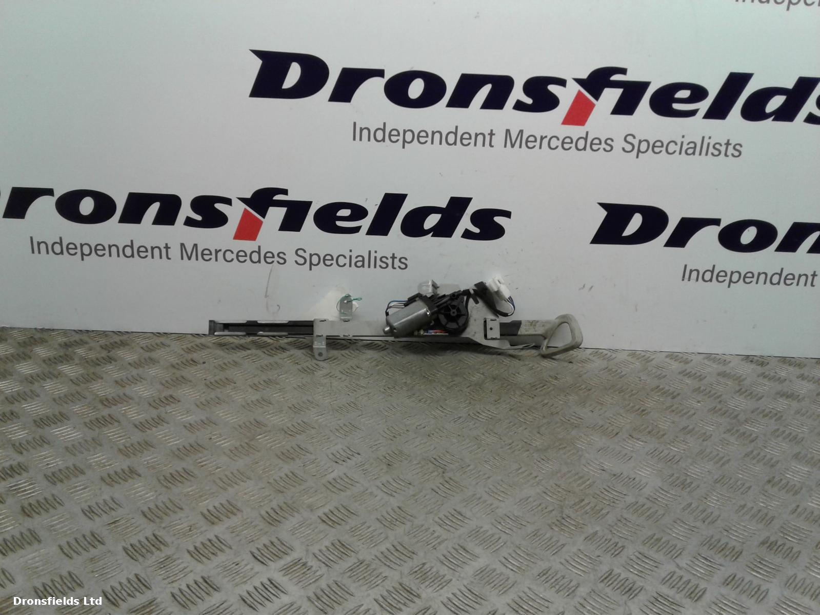 View Auto part Seat Belt Motor Mercedes Clk 2005
